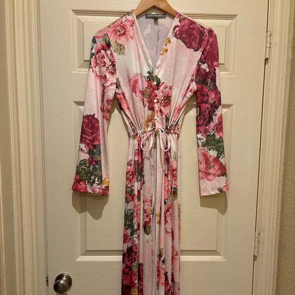 Kate and Mallory Floral open front cover up NEW - Picture 1 of 3